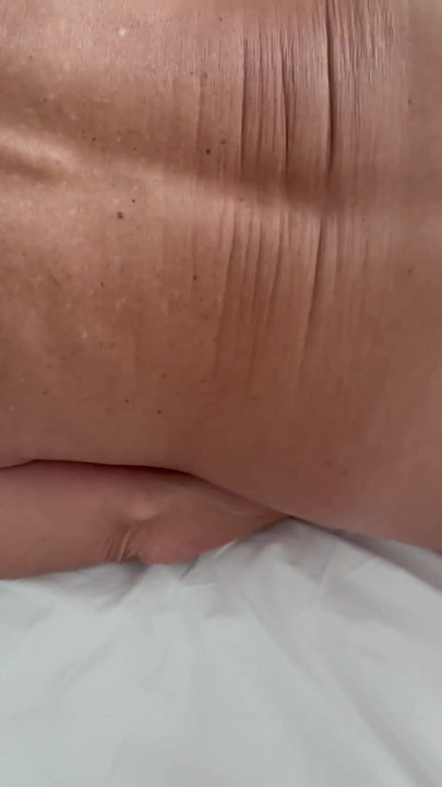 Analno prstovanje me tjera da svršim