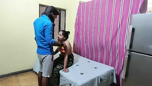 Mahasiswi hot india lagi asik masturbasi memeknya pakai dildo sampai muncrat