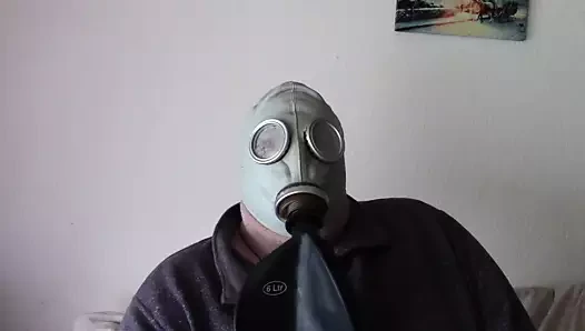 Plastik torba ile lateks maske