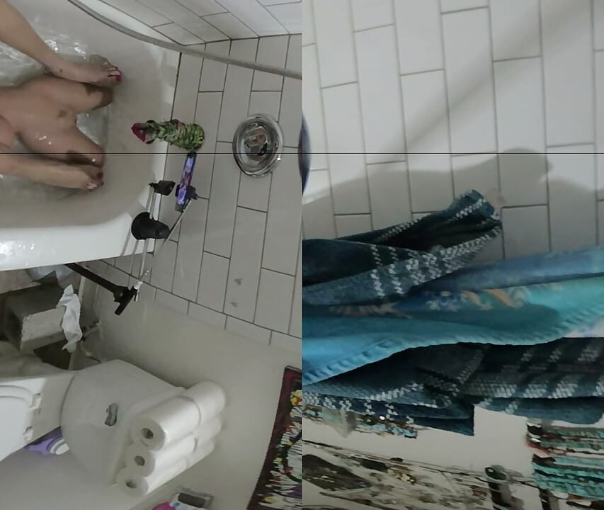 Lizzy Yum VR Octobre 2026 Bain Masturbation Dilatation