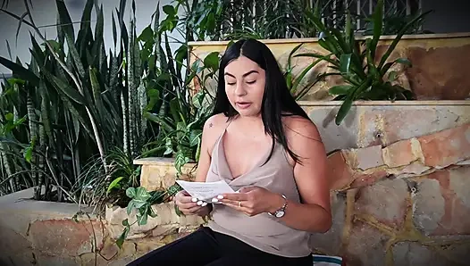 Wawancara kerja menjadi tidak terkendali dan kami akhirnya bercinta