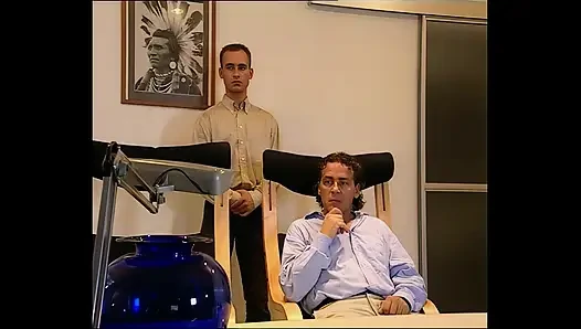 Sarışın Hatun Iki Adam Tarafından Sert Sikiliyor