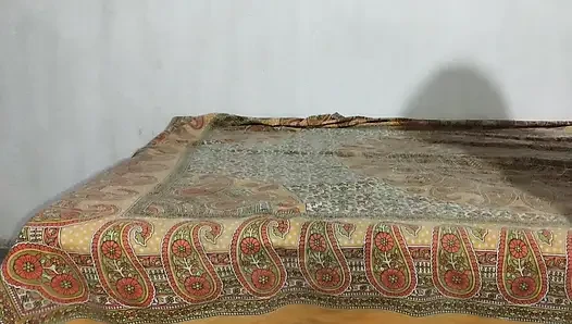 Kaamwali ko bed pe sula ke boor choda aur pani nikala