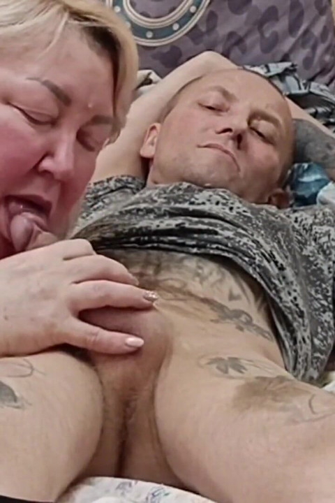 Žena pušena i jela spermu