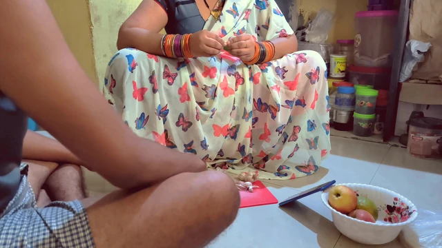 Stepmom ko Goa trip ke bahane mood me lake chhod
