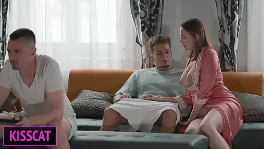 S5e3: Warum Matthew Meier heiße MILF fickt, während der stiefsohn mit stiefmutter im bett war?