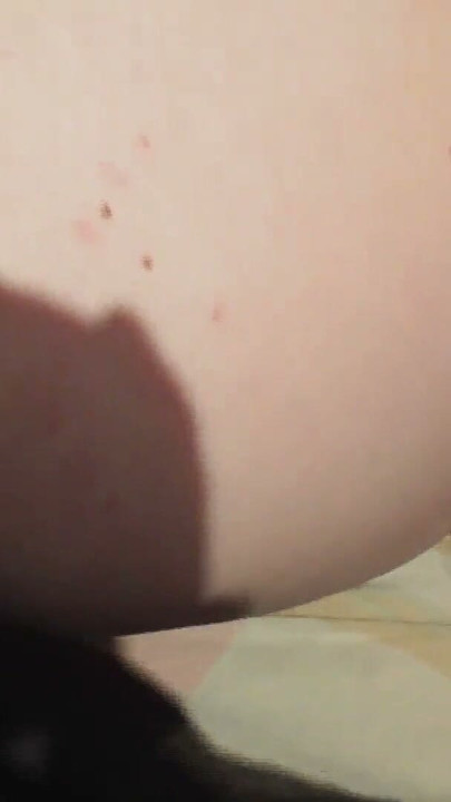 Vagina enorme precisa de um pau grande. | Clip 1