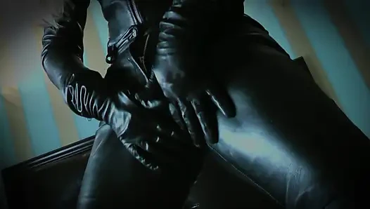 Kafanı ezmeden önce taytının arasında