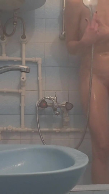 Playing in the shower | Clip 2