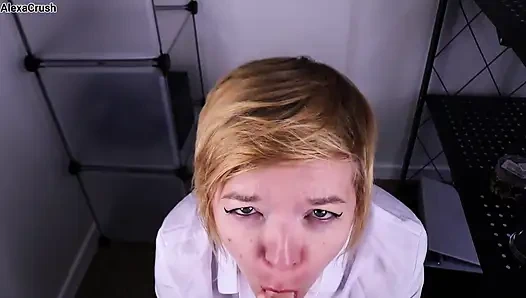 Kepergok nyepong kontol pov di ruang stoking