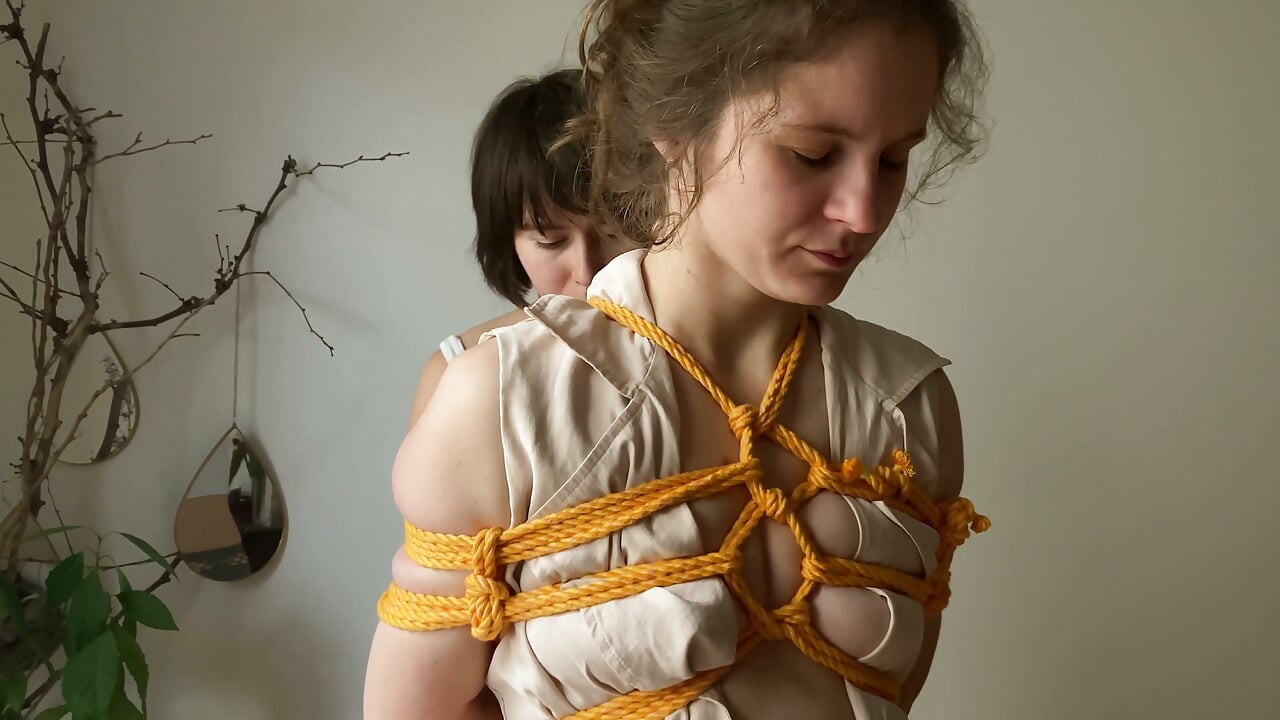 Lesbian Shibari Pussy Play