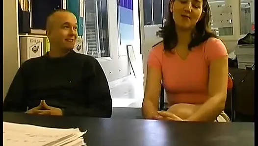 Teddy ve Stephanie ateşli bir oyuncu seçmelerinde.