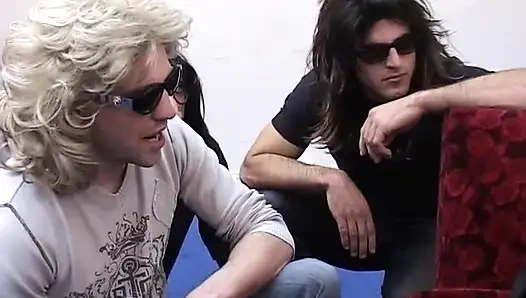 Стриптиз-интервью Cindy