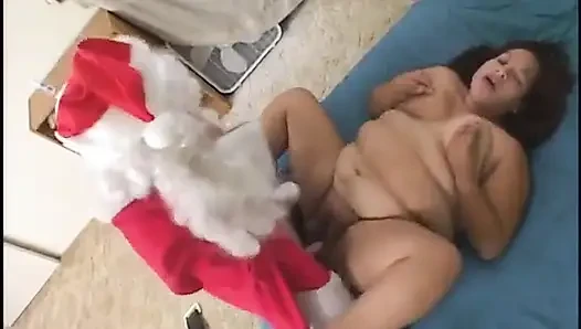 Watch Santa Claus come by for a nice blow job
