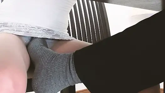 Asyalı seksi sevimliler sahnesi 1: Japon sürtük başka bir müşteriyle restoranda seks yapıyor