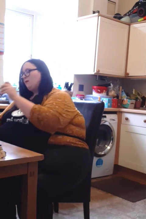 Gordas SSBBW fanfiction fanfiction fantasy eating e body growth
