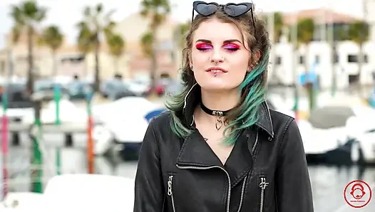 Dominasi Ganda Trixy Kitty