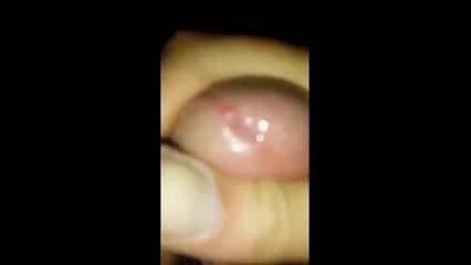 Bordeando mi polla palpitante y goteando semen