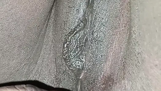 Mein mann, der aus dem ausland kam, begrüßte mich, indem er mich fickte