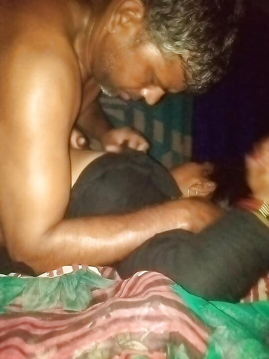 Desi bhabhi ki hard chudai chut se pani nikal diya