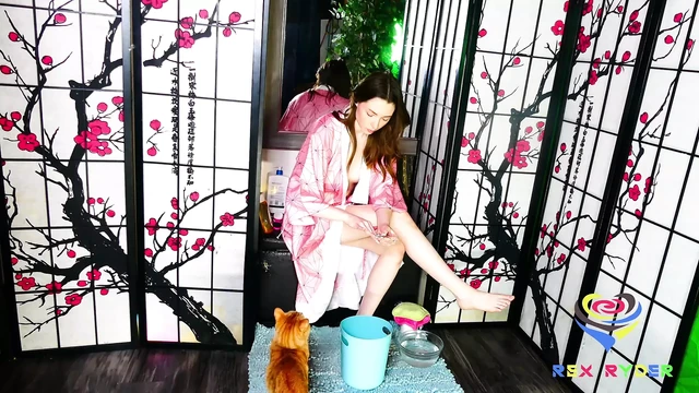 HOT PORNSTAR WASHES FEET AND SHAVES LEGS AND TIGHT PUSSY
