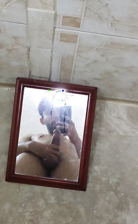 Зеркальце на стене, кто самый елдый из всех