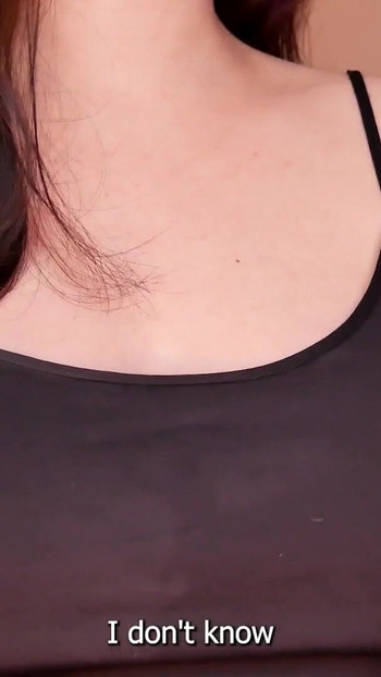 Superbe moment de « JOI EN - la baby-sitter attend son paiement en sperme »