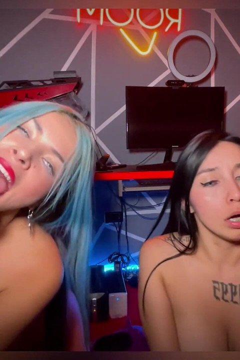 BBC dildoları ve iki azgın lezbiyen ile bakış açısı orgisi - sweetkimmi