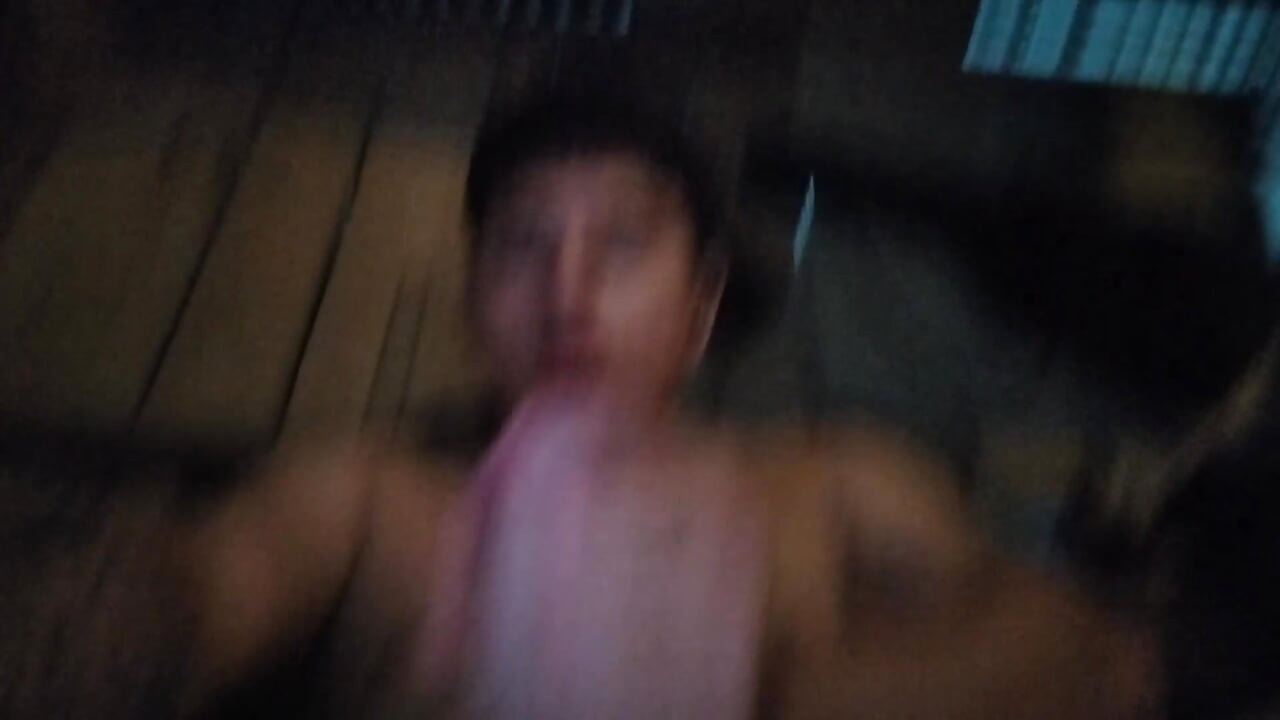 Pozdravljam svoju polusestru, kako bi bilo lijepo pomirisati njene gaćice