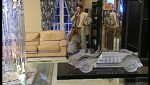 Büyük Memeli Üvey Anne Üvey Oğlunu Baştan Çıkarıyor - Ateşli Sarışın Üçlü Seks Için Katılıyor