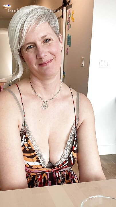 Alone with my Best Friend's Mom - Hot MILF JOI Countdown