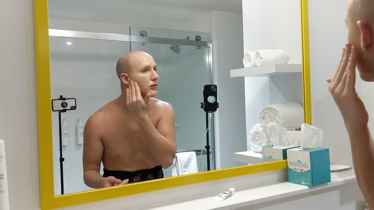 Travesti, transformation de maquillage