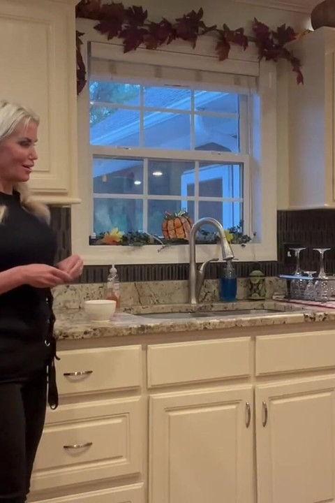 MILF Tatiana Gets Frog Tied and Fucked Hard