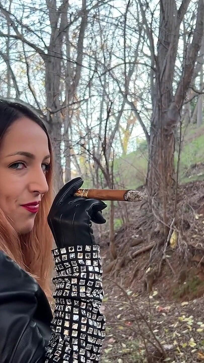 Liz Rainbow Smoking an Arturo Fuente Opus X Fuente Fuente