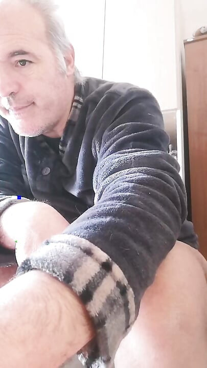 ¡El primer día de primavera es perfecto para masturbarte tu polla dura!