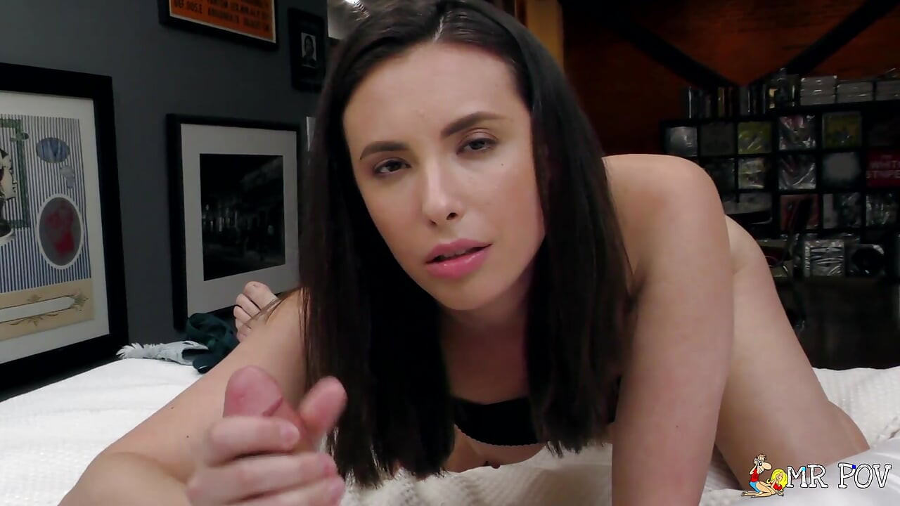 Η Casey Calvert προσφέρει το γλυκό κώλο και το στενό μουνί της
