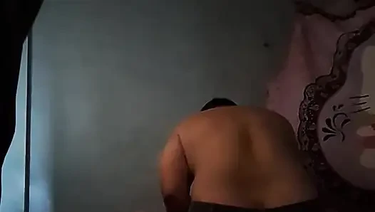 Она ее вылизала.