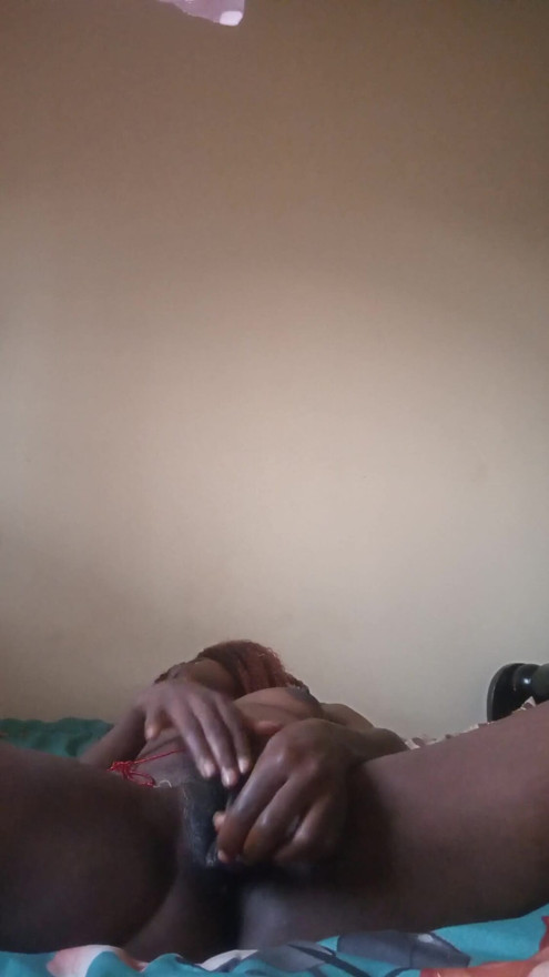 Candy27 fucking her self with sex toy while wearing waite waisted bead. | Clip 2