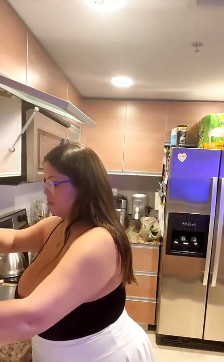 Live Stream with Dani Valentina