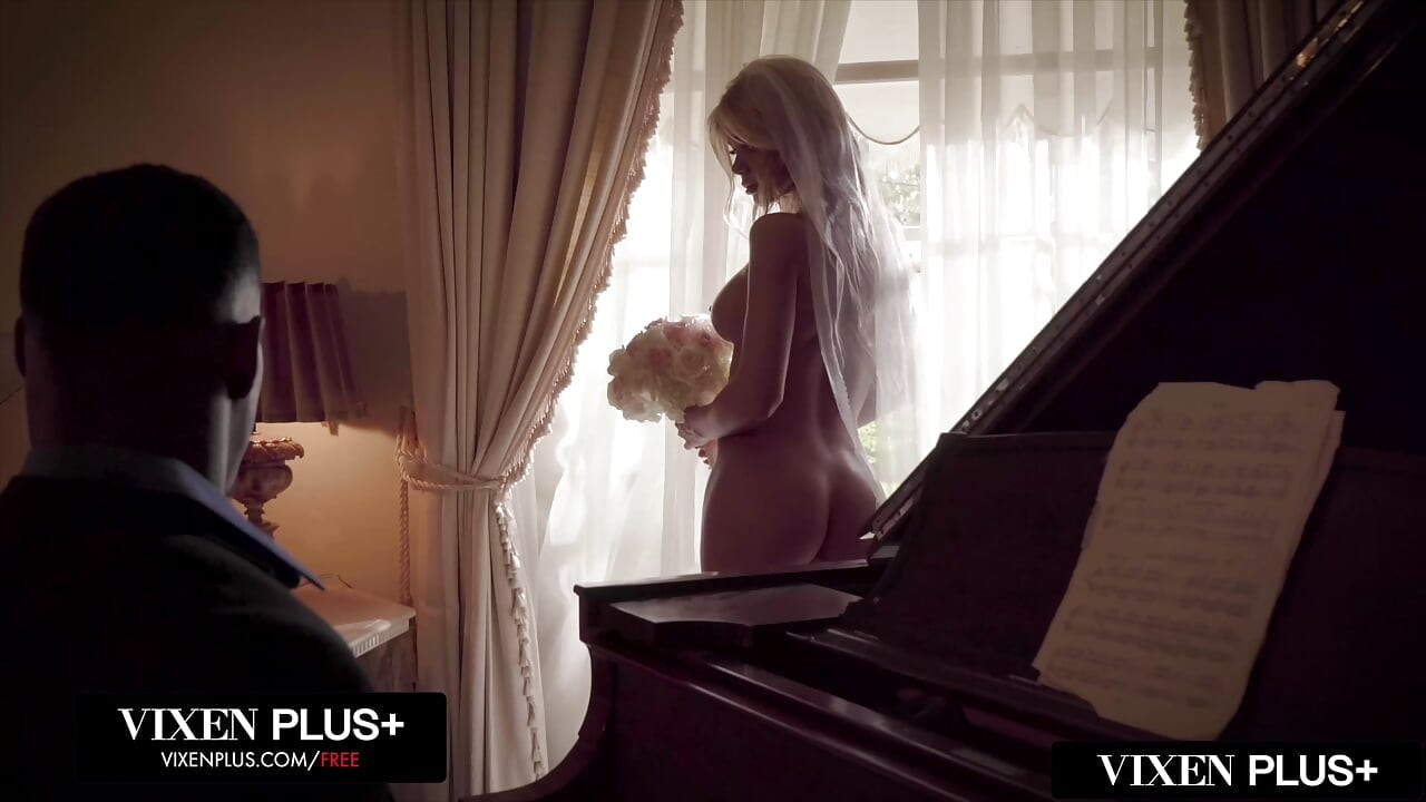VIXENPLUS أول بي بي سي للشقراء رايلي ستيل