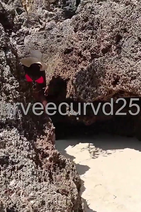 Plajda Bir Yabancı Tarafından Sikildim