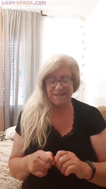 Fina Putting a Banana in Her Cunt. She Tastes It and Masturbates, so Horny!