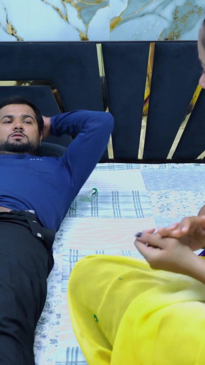 Makan mailik ne room dene ke bahane kar di chudai | Clip 1