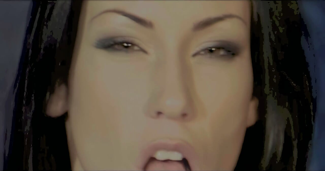 Queen Wordt Doggy Style in Haar Kont Geneukt