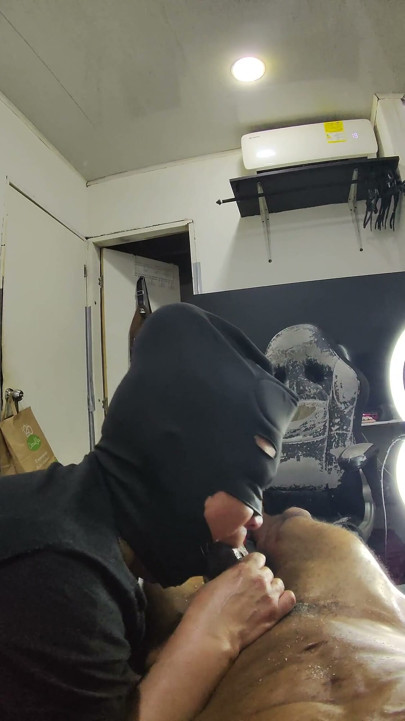Throat Champ Black Mask 3