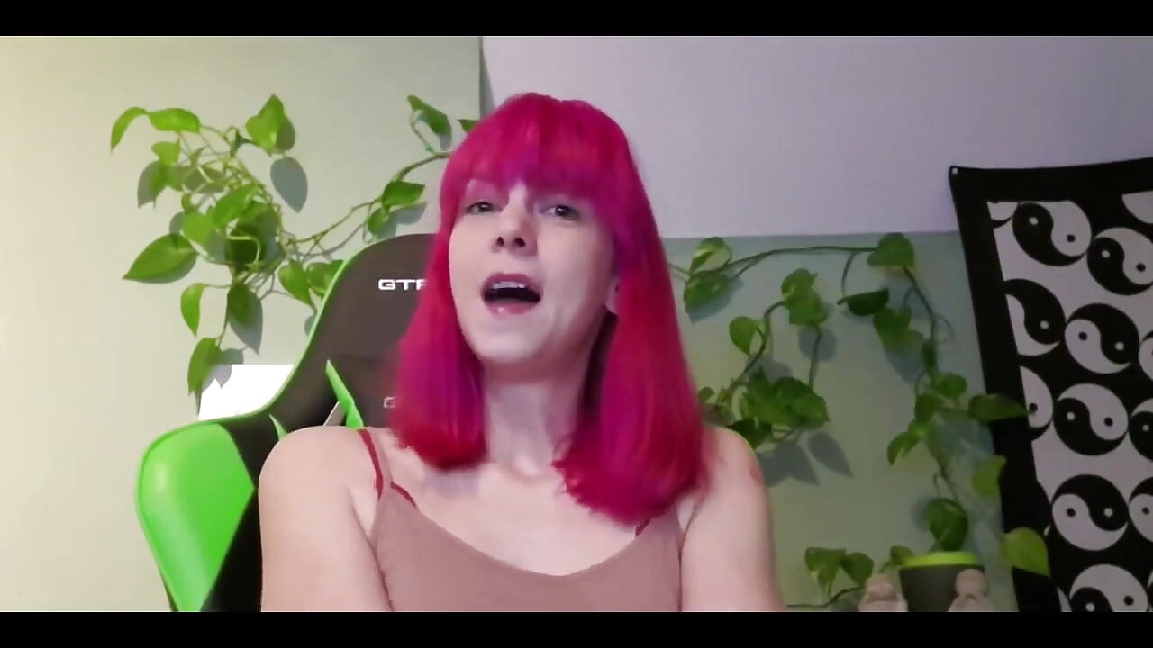 핑크 머리 솔로 소녀