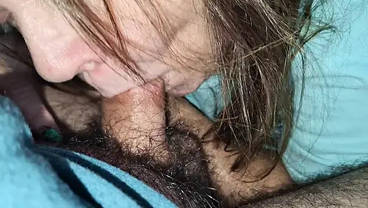 Meine freundin lutscht meinen schwanz gut