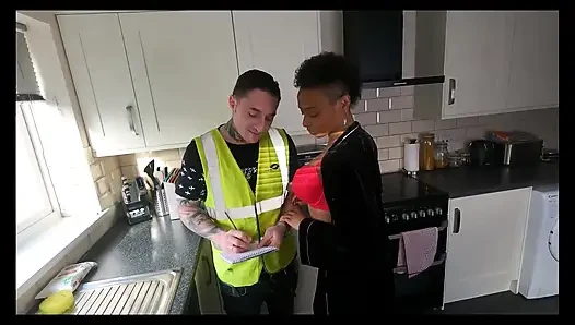 Шаловливый строитель