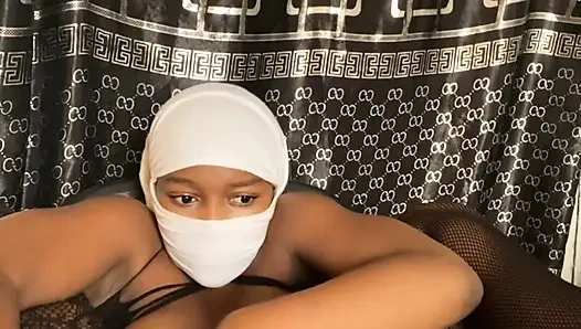 Semua menghantui vagina kecilku