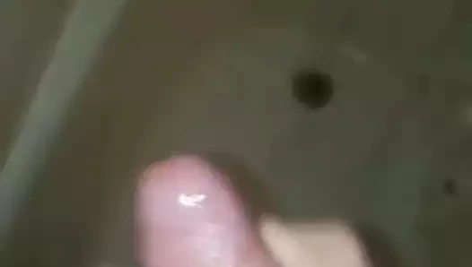 Latino cums içinde duş
